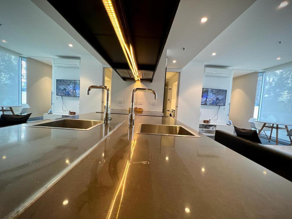 Luxury 2 Bedroom Suite Near Adelaide With A Car Park Broadview Bagian luar foto